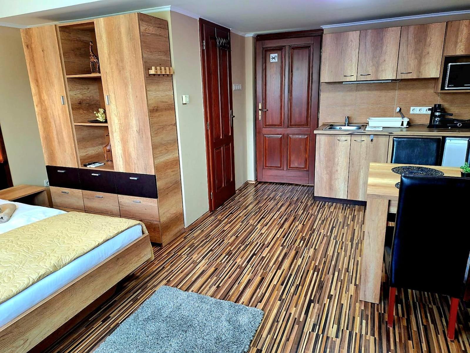 Angyal Apartman Gyula Exteriör bild